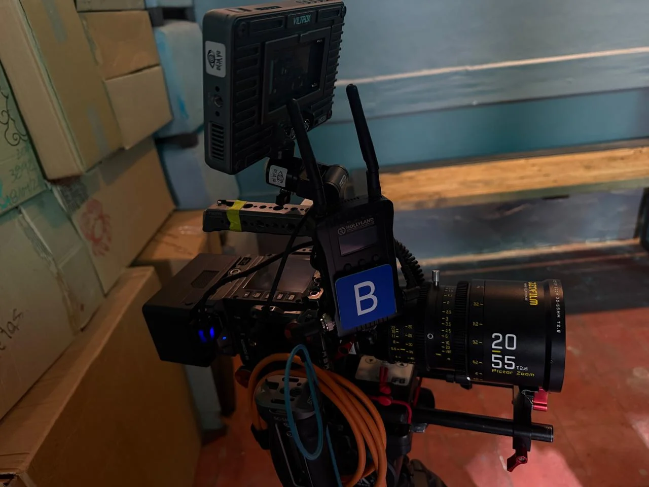 Fotografía de Enrique Cruz y su trabajo en rodaje