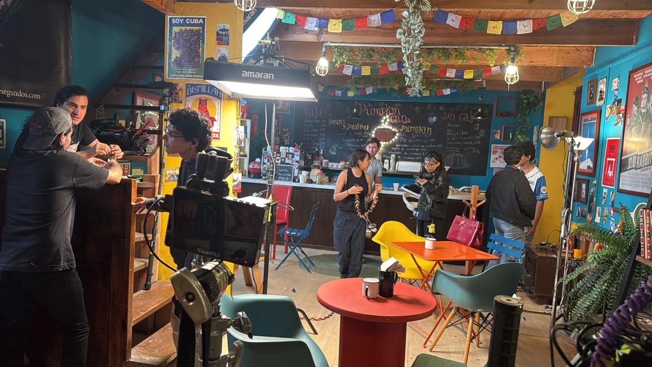Fotografía de Enrique Cruz y su trabajo en rodaje